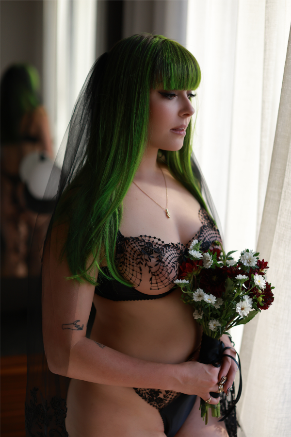 Cherie Amour boudoir female photographer Sariah